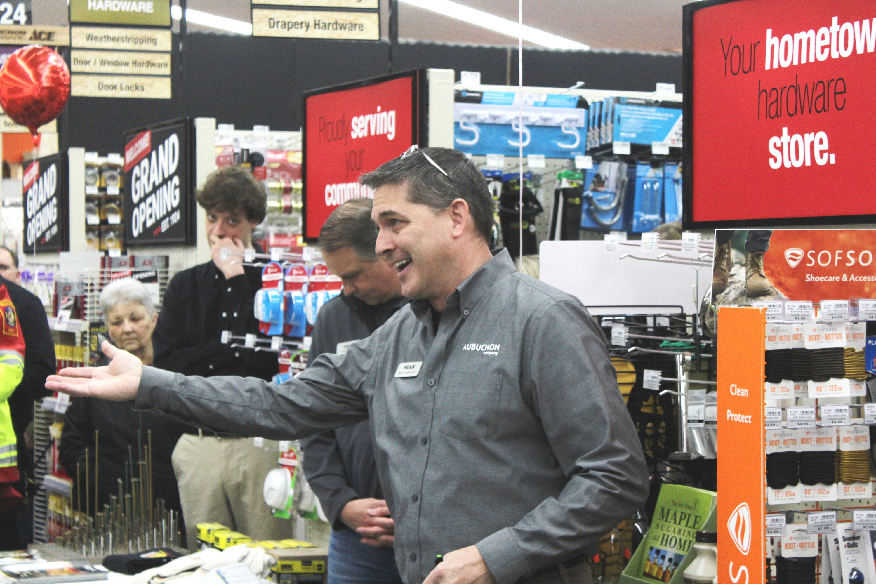 aubuchon-grand-opening-1284-sm